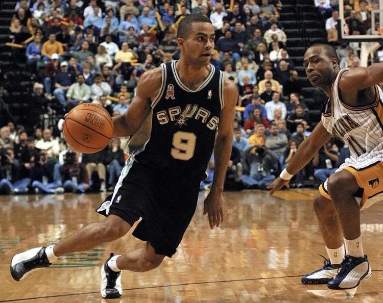 右路肋部突 右路肋部突